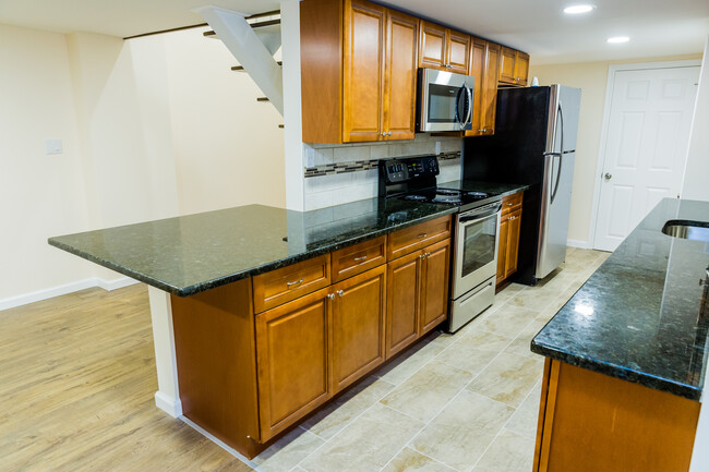 Building Photo - 40 Fayette St