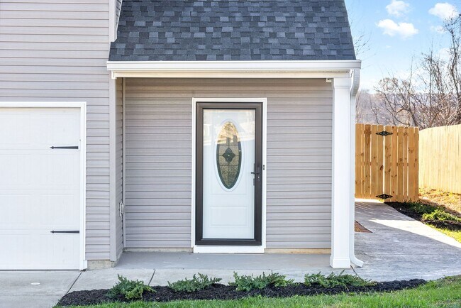 Foto del edificio - 1180 Henry Pl Blvd