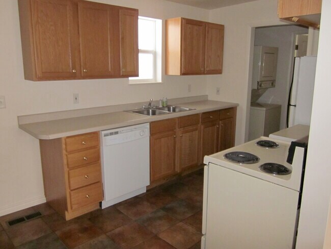 Building Photo - 1016 S Denver St