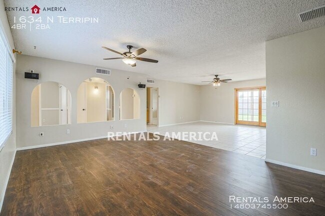 Foto del edificio - No HOA in This Beautiful Mesa Home!