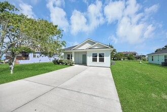 Building Photo - 638 Stovall Dr