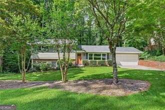 Building Photo - 4100 Shawnee Ln NE