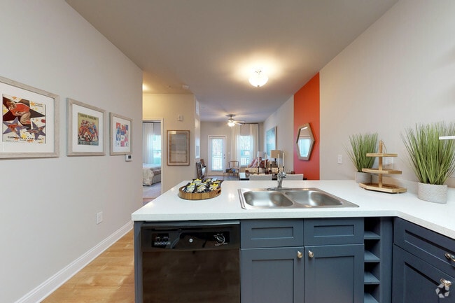 1BR, 1BA - 778 SF - 4830 Westcott