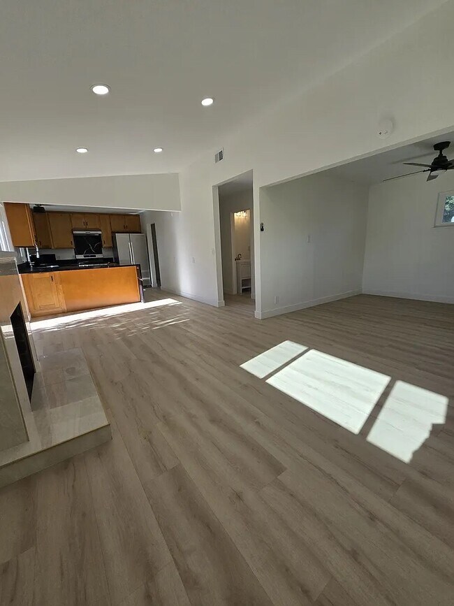 Building Photo - 5 Ormond Ct