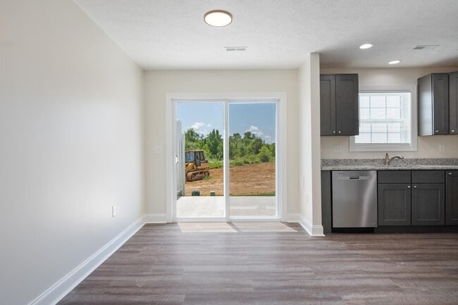 Building Photo - 435 Skylar Dr