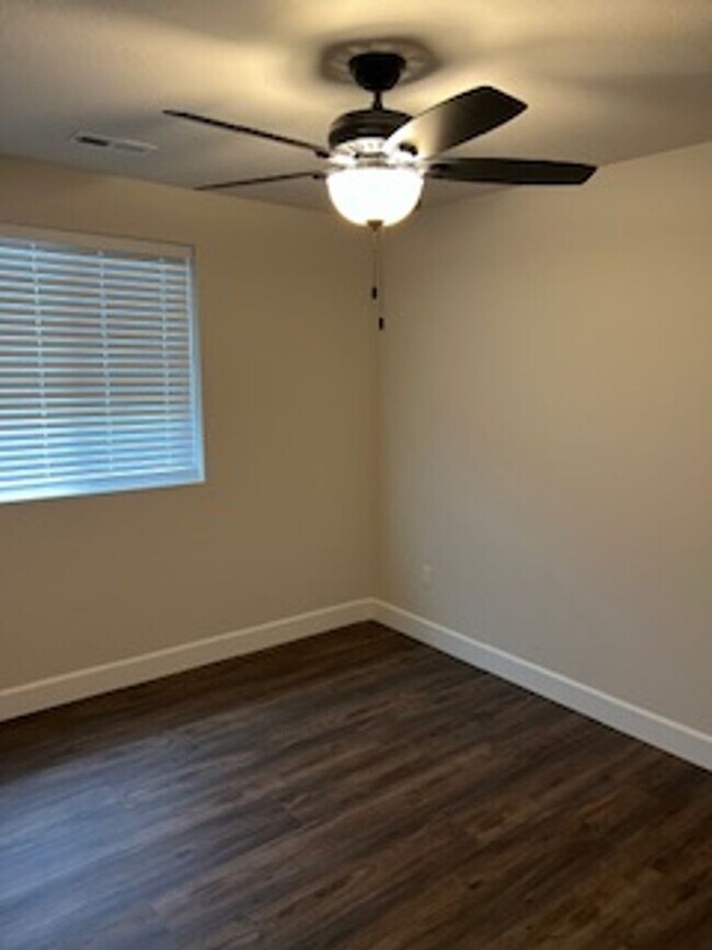 Foto del edificio - Brand New Home Available Now!