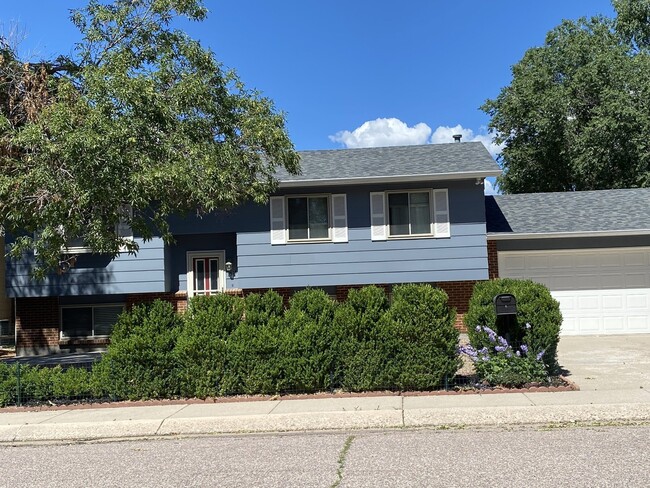 Building Photo - Nokomis - 4 Bedroom