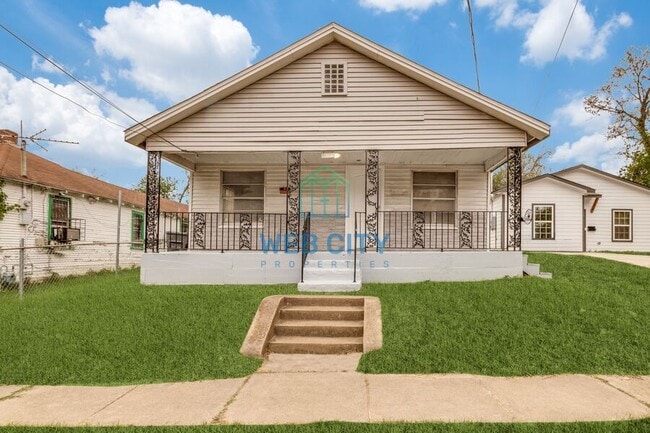 Photo - 3907 Roberts Ave House