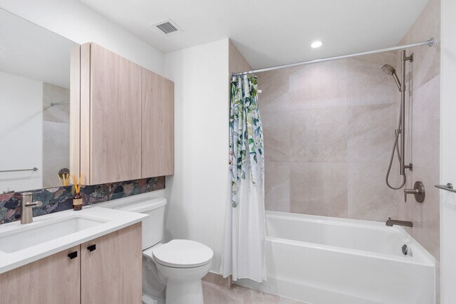 Building Photo - 245 16th St E