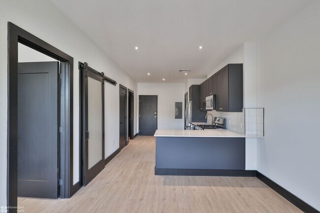 Foto del edificio - One bedroom & 1 bath apartment available a...