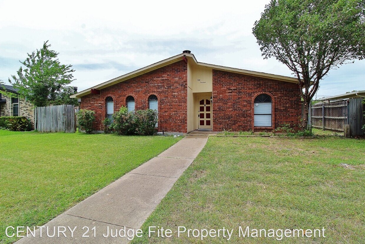 3 br, 2 bath House 5014 Coffeyville Trail House Rental in Grand