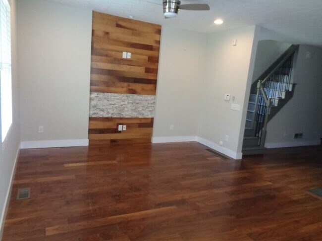Foto del edificio - 2360 Indiana Ave  (43202)  ( OSU for 8-15-...
