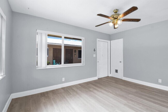 Foto del edificio - 4751 NE 21st Ter