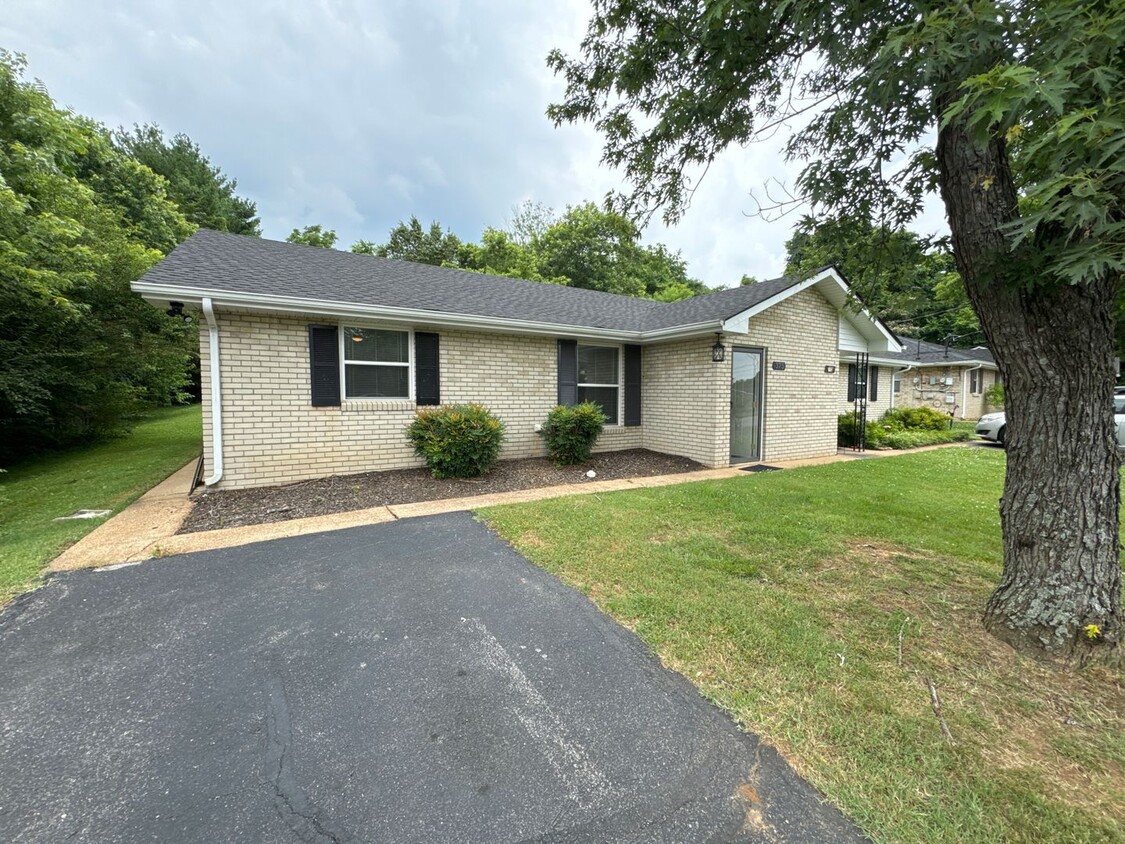 Primary Photo - Newly Renovated Home in a Prime Location!