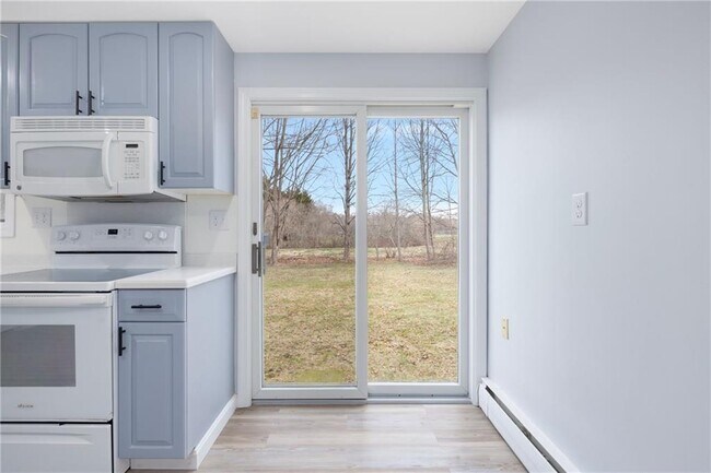 Foto del edificio - 4 Longmeadow Ave