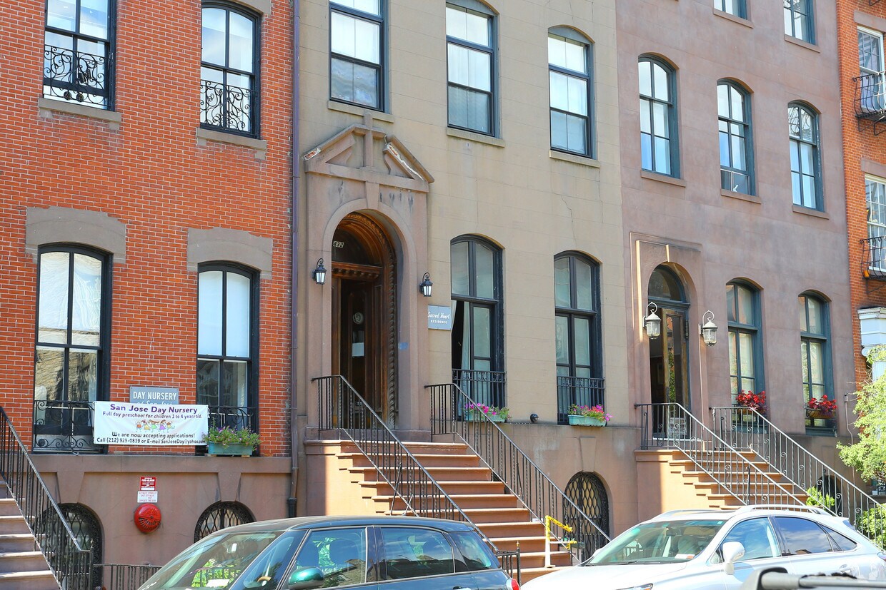 Foto del edificio - 432 W 20th St