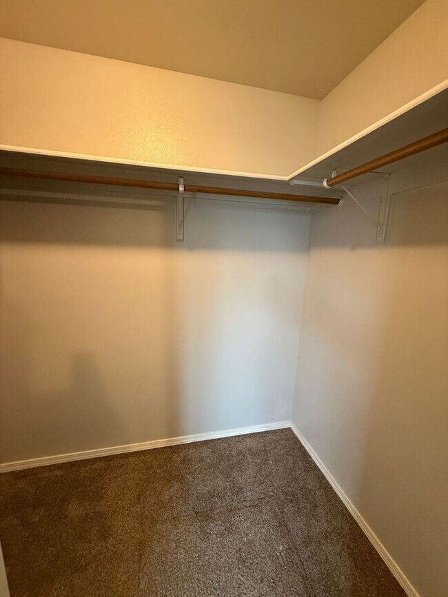 Foto del edificio - 1936 W Crown Pointe Ave