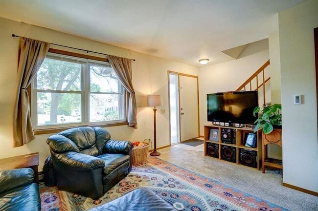 Building Photo - McFarland Duplex