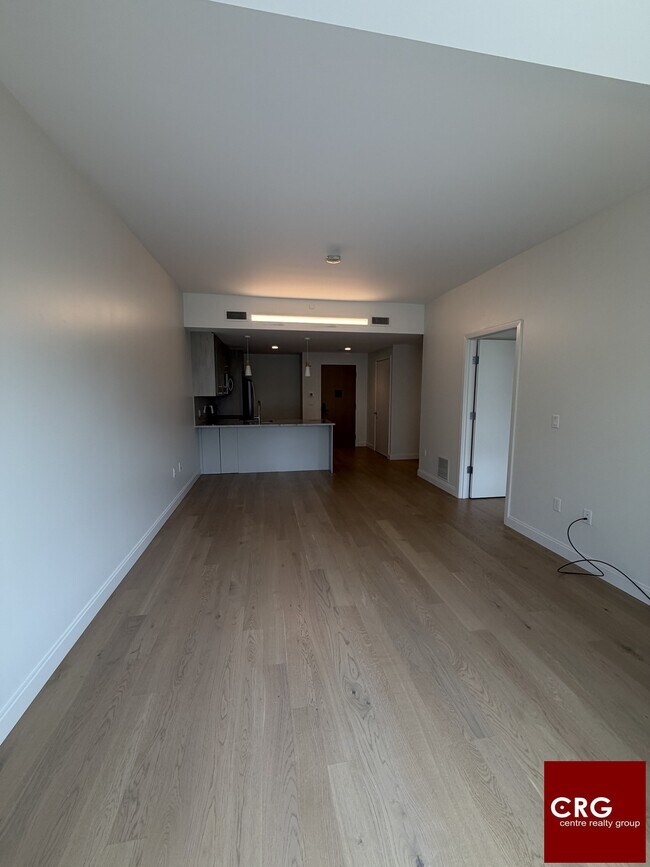 Foto del edificio - 54-55 Brighton Ave. Unit 219U
