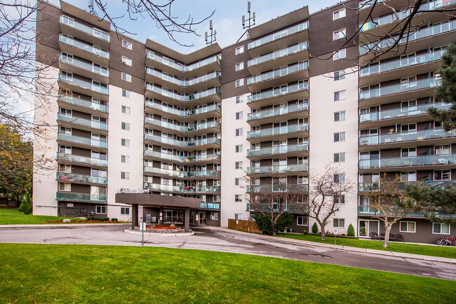 Building Photo - Imperial Towers