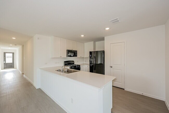 Building Photo - 101 Wren Wy