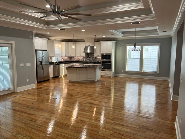 Building Photo - 5851 Vlg Rdg Wy