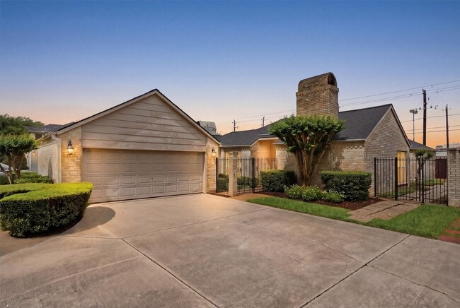 Building Photo - 2513 Country Club Blvd