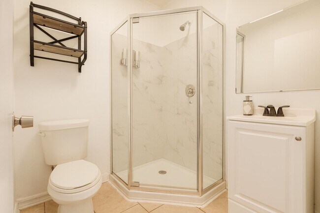 Foto del edificio - 3205 E Frierson Ave