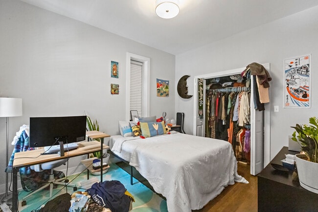 Foto del edificio - 2354 N Elston Ave