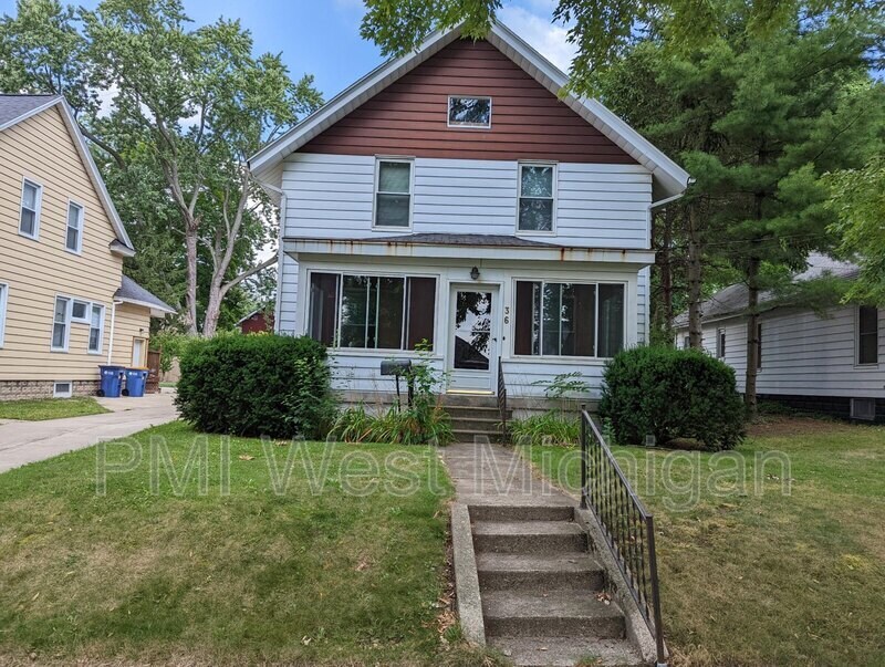 Primary Photo - 36 Lowell Ave NE