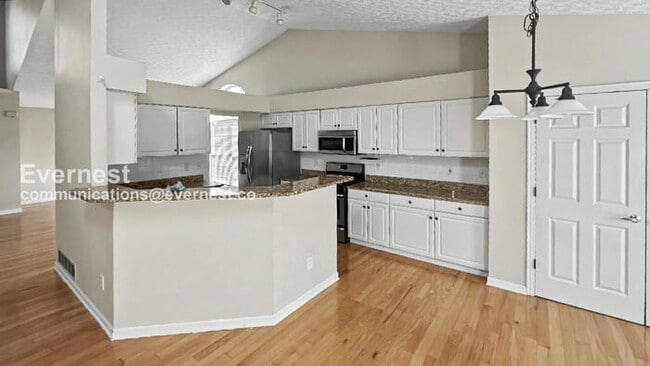 Building Photo - 6330 Wyler Dr