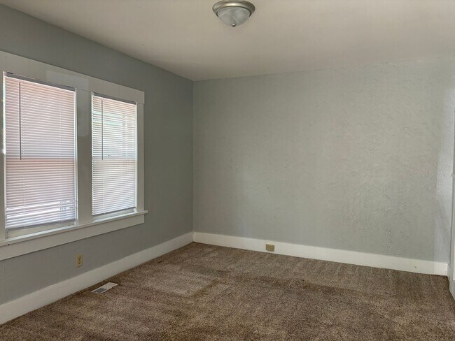 Foto del edificio - Beautiful 2 bed/ 1 bath
