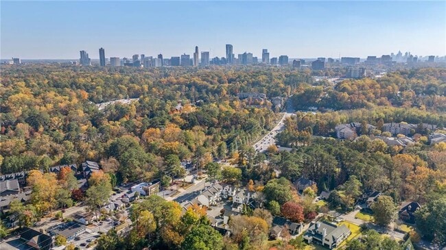 Foto del edificio - 4200 Roswell Rd NE