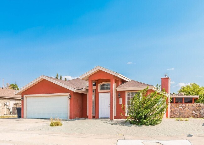 Building Photo - Stunning 4 bedroom, 2 bath home in Horizon...