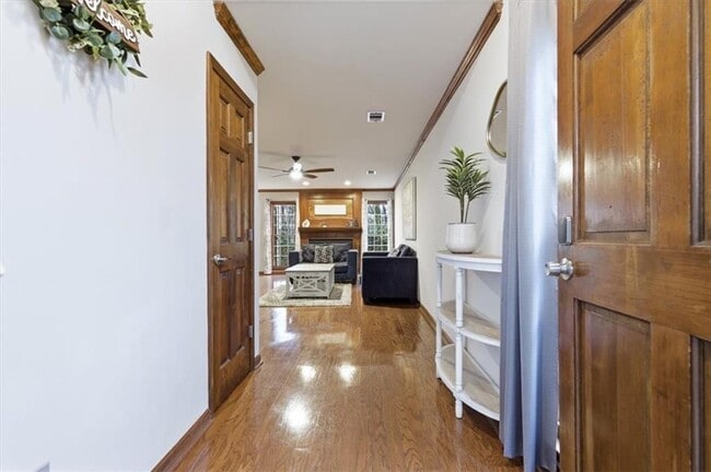 Building Photo - 2970 Woodruff Dr