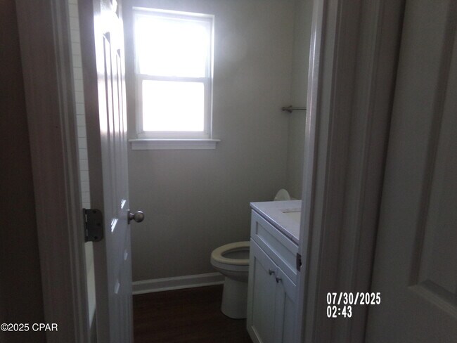 Foto del edificio - 3922 E 11th St