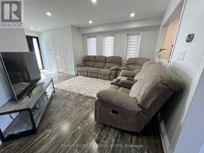 Photo du bâtiment - 18 Fallstar Crescent