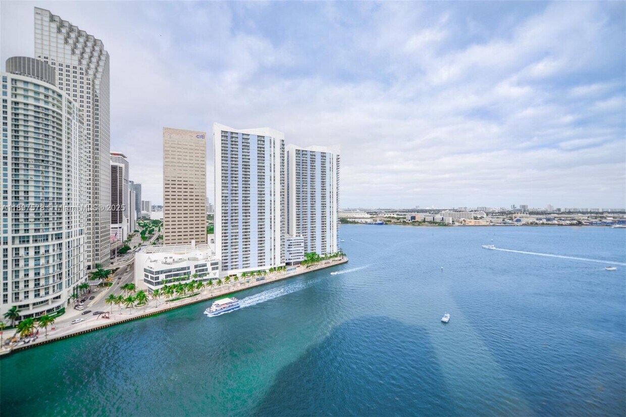 Primary Photo - 901 Brickell Key Blvd