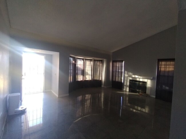Building Photo - Charming 3BR House in Moreno Valley