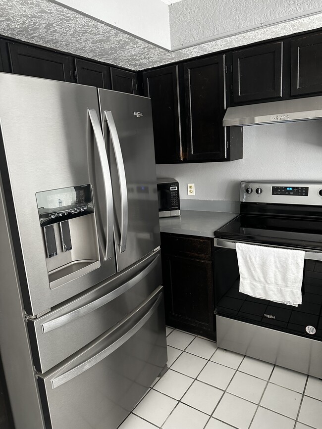 Building Photo - 2460 Summerfield Way