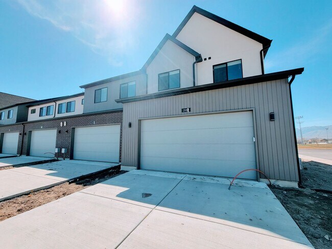 Building Photo - Absolutely GORGEOUS Lehi Townhomes!!!