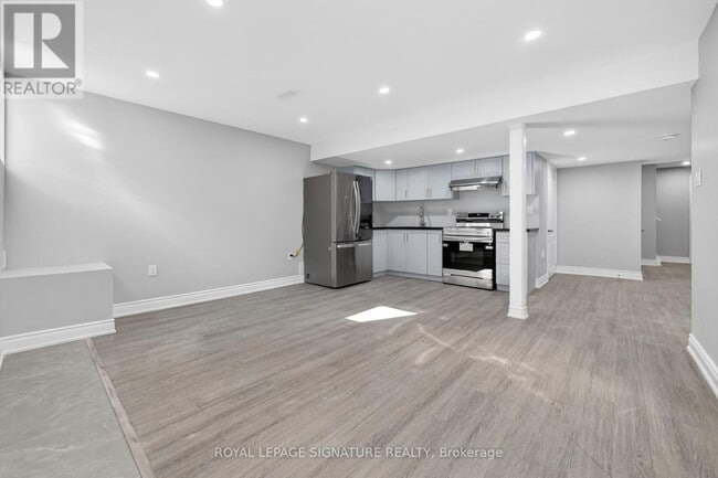 Building Photo - 533 Yates Dr