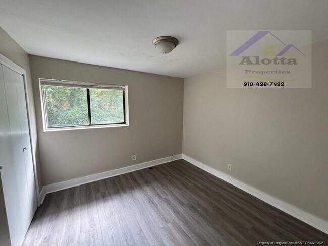 Foto del edificio - 5114 Paul Peel Pl