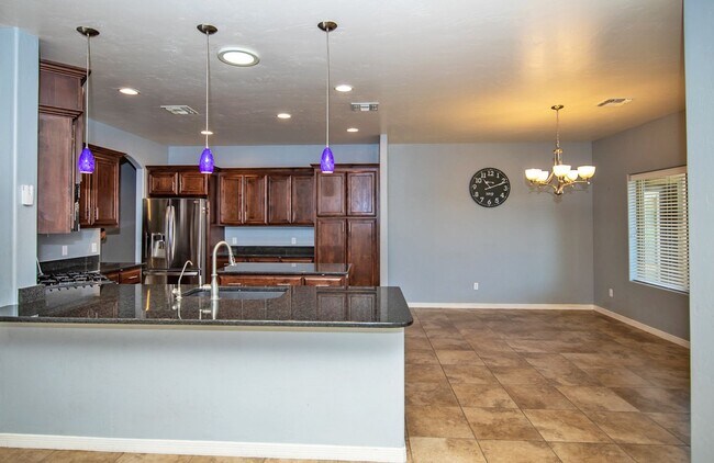 Foto del edificio - Spectacular open floor plan home!