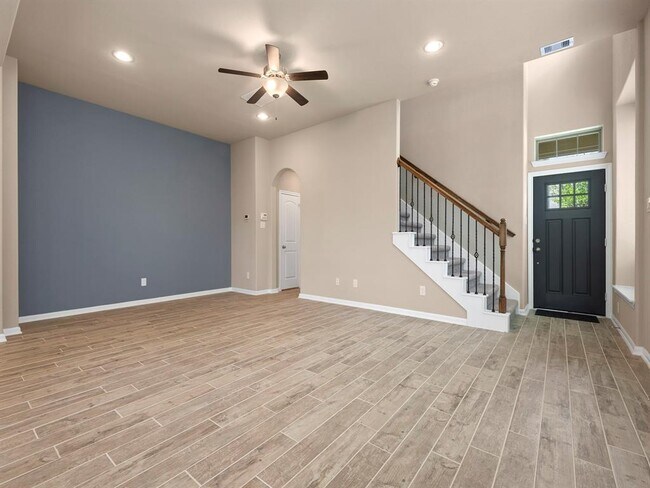 Building Photo - 132 Axlewood Ct