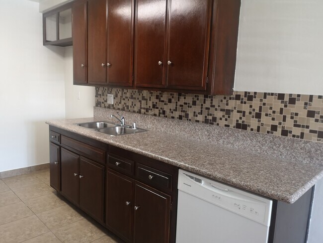 Foto del edificio - 3675 Monon St