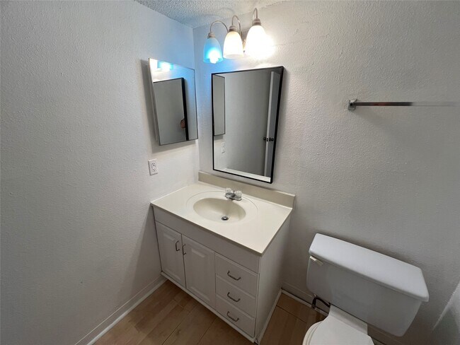 Foto del edificio - 9471 Pagewood Ln
