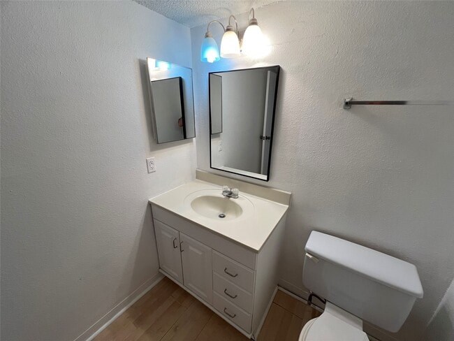 Building Photo - 9471 Pagewood Ln