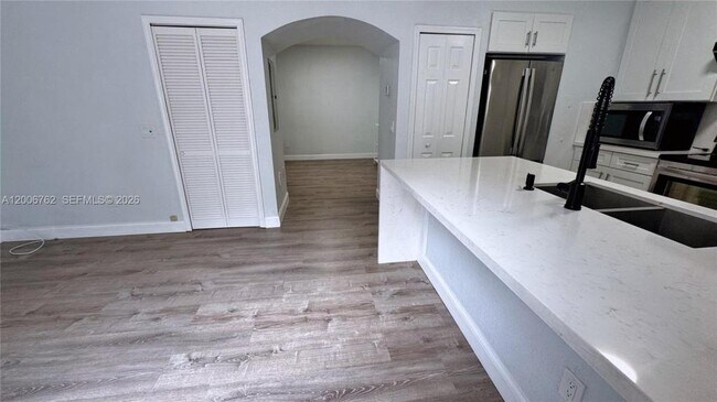 Foto del edificio - 15810 SW 40th St
