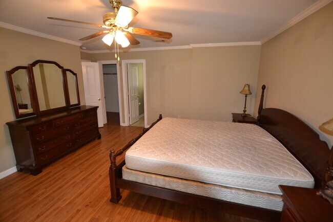 Foto del edificio - 3280 Adams St